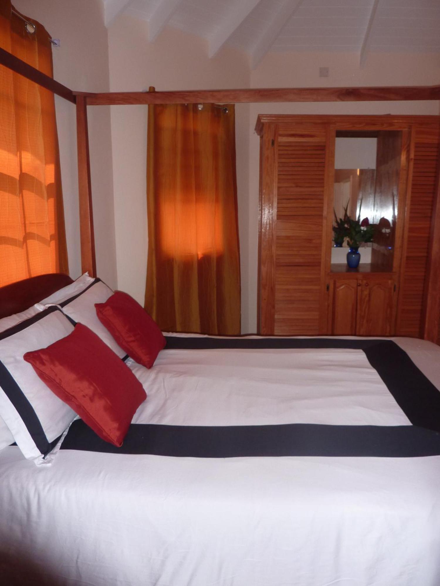 La Heliconia & Day Spa St. George's Εξωτερικό φωτογραφία